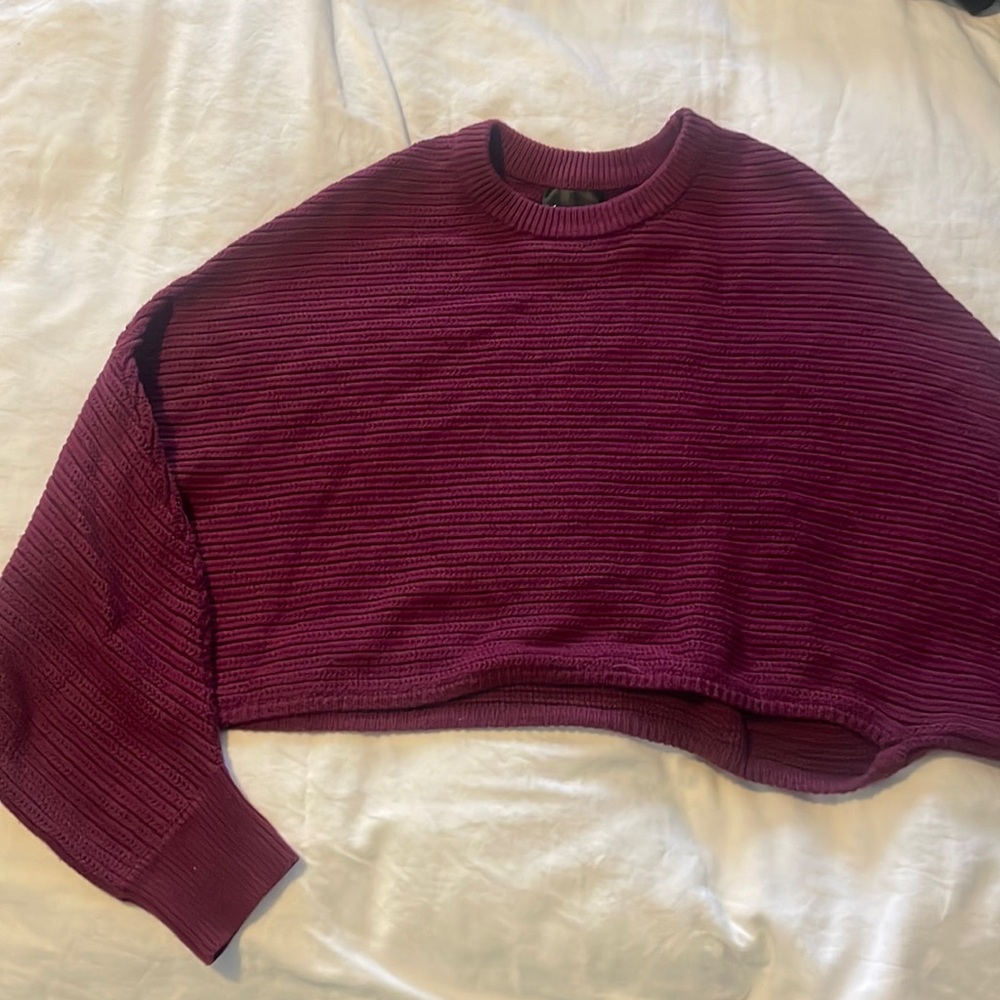 Women’s crop sweater